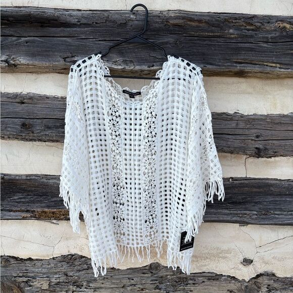 Boston Proper Crochet Poncho in White - Picture 2 of 8